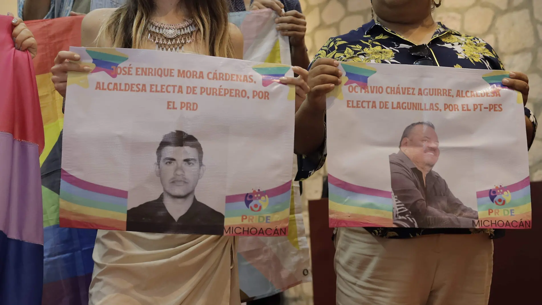 Carteles de alcaldesas electas en Michoacán